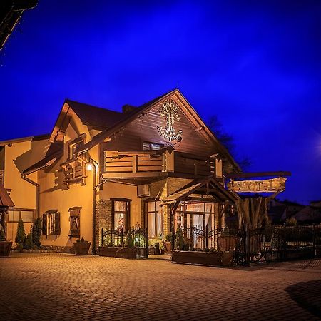 Hotel - Karczma Klimtowka Wolbrom Bagian luar foto